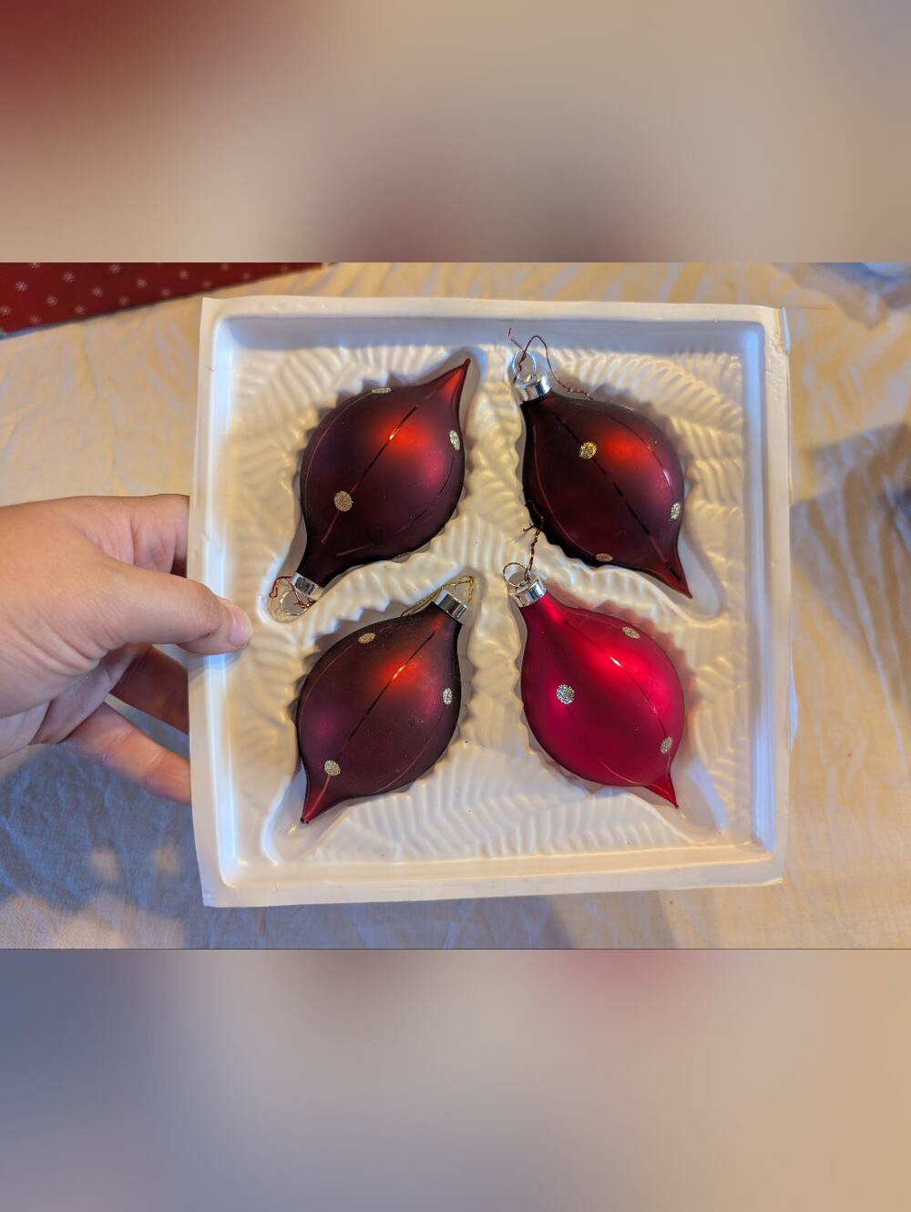2/40$ Vintage Red and Burgundy Teardrop Glass Holiday Ornaments - Set of 4